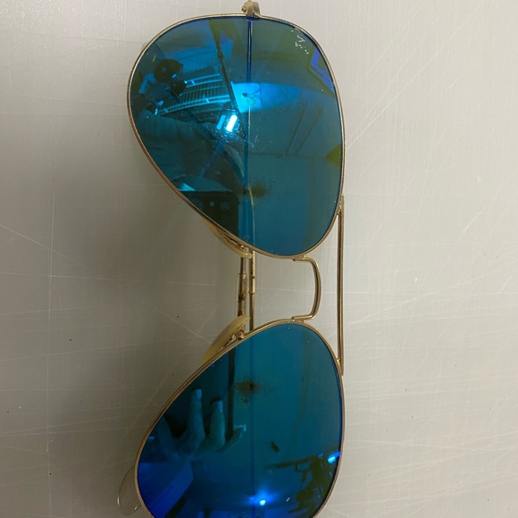 Ray bans - Picture 1 of 1